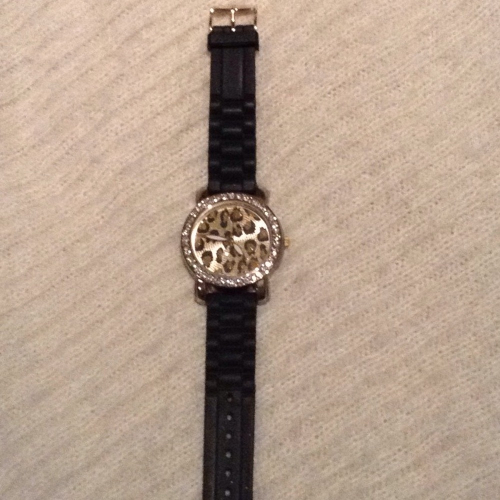 Wristwatch bling leopard face